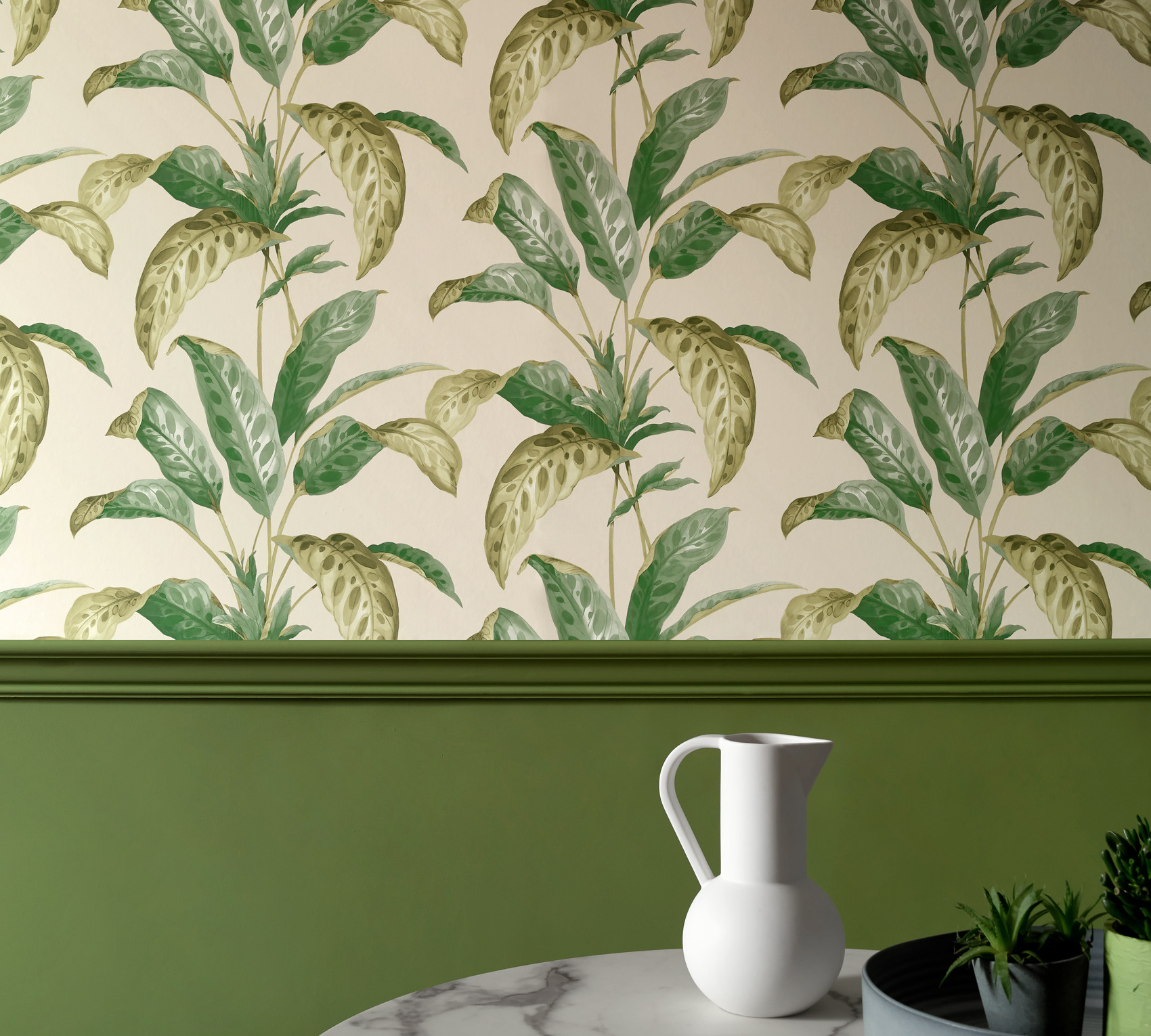 Обои Paint & Paper Library Botany Tropicane Chelsea Green II 0360TRCHELS фото в интерьере